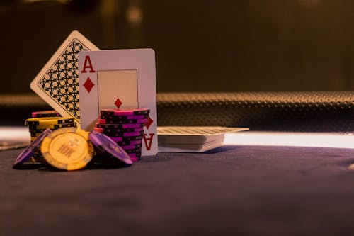 Ilmainen Pokeri Netissä: Pelaaminen Ja Oppiminen Ilman Rahapanoksia