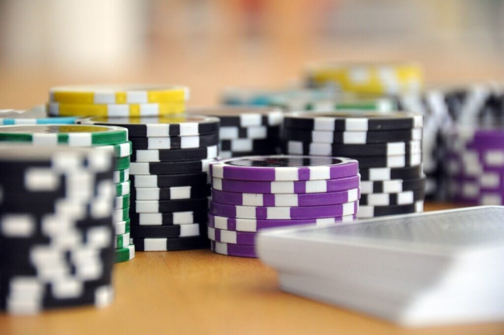 Pokeri Arqaam: Tämä On Peli, Joka Yhdistää Taitoa Ja Onnea