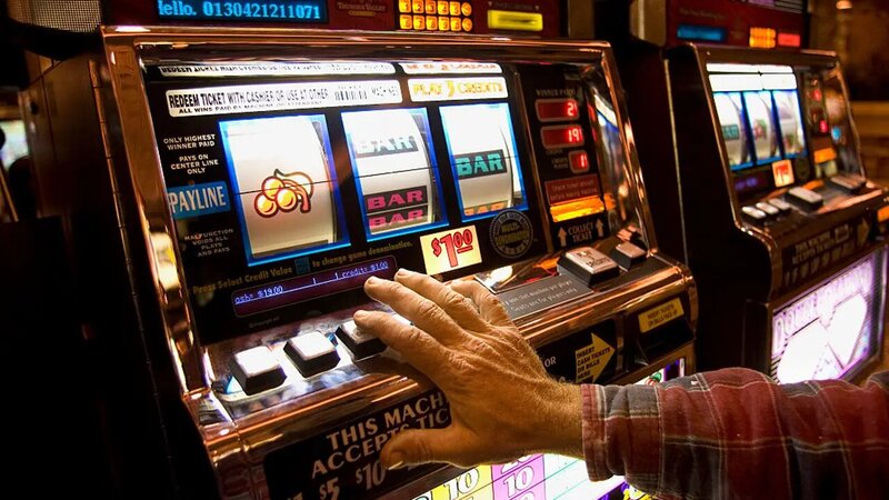 Mobiilipokerihuoneet: Parhaat Vaihtoehdot Pokerin Pelaamiseen Mobiilissa